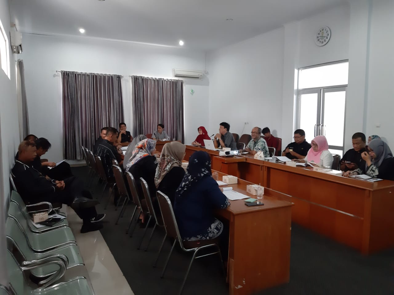 Rapat Pembahasan Laporan Pendahuluan Penyusunan Kajian Pengembangan Potensi Pasar Tradisional di Kabupaten Purwakarta