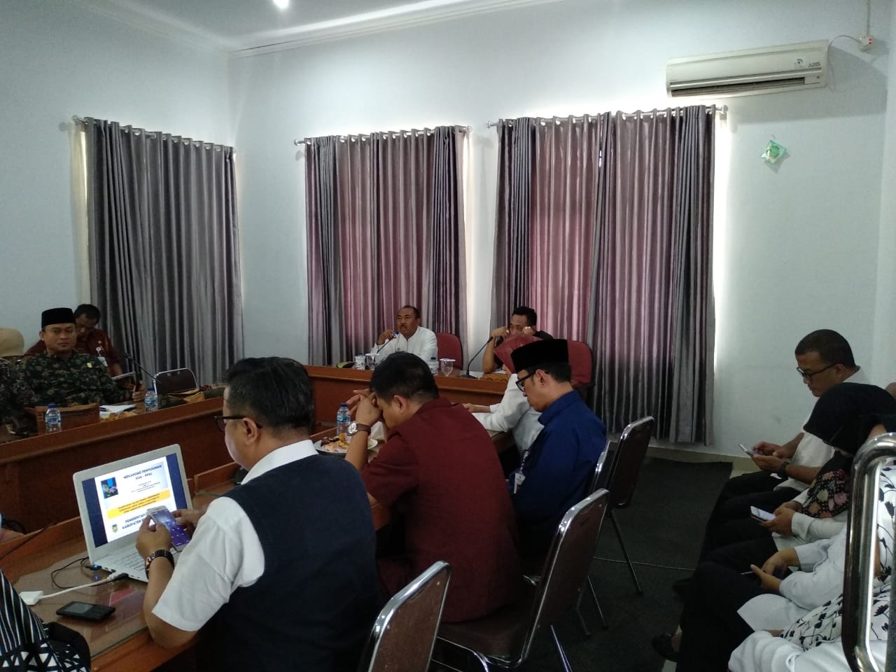 Penerimaan Kunjungan Anggota DPRD Kabupaten Banjarnegara Diwakili Oleh Kepala Bidang Ekonomi Bappeda dan Litbang Kabupat