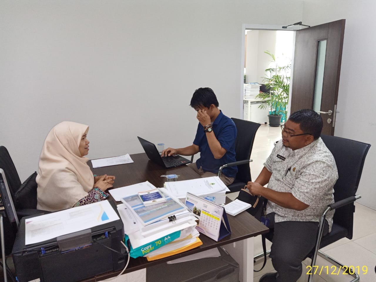 Proses Validasi KLHS RTRW di Dinas Lingkungan Hidup Provinsi Jawa Barat Diwakili Oleh Kepala Bidang Sarana dan Prasarana Wilayah Bappelitbangda, H. Asep Suhali, ST, M.Si