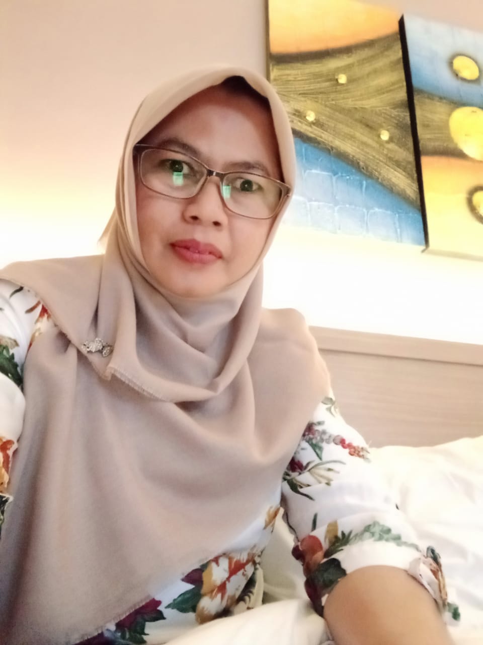 Cucu Komarawati Saleh, SE